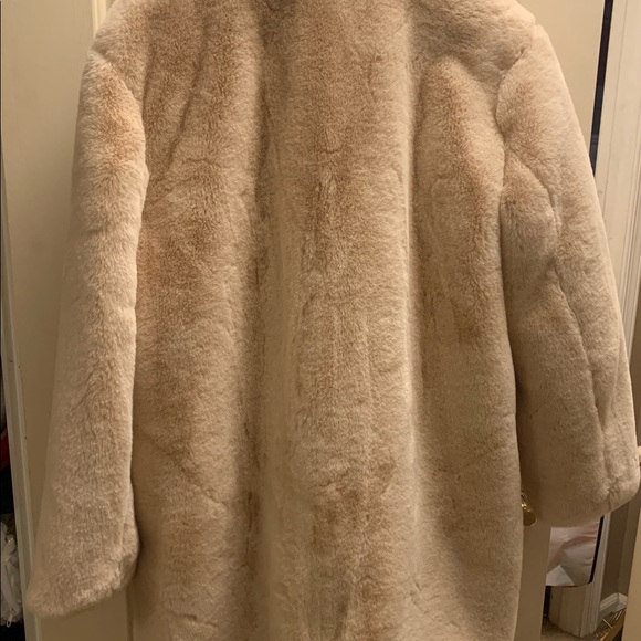 NWT Philosophy Cozy Fluffy Faux Fur Coat - Picture 2 of 5